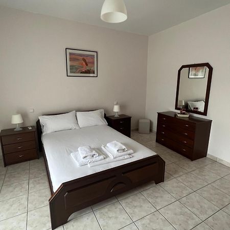 פלטאריה Alexandra' S Apartments מראה חיצוני תמונה