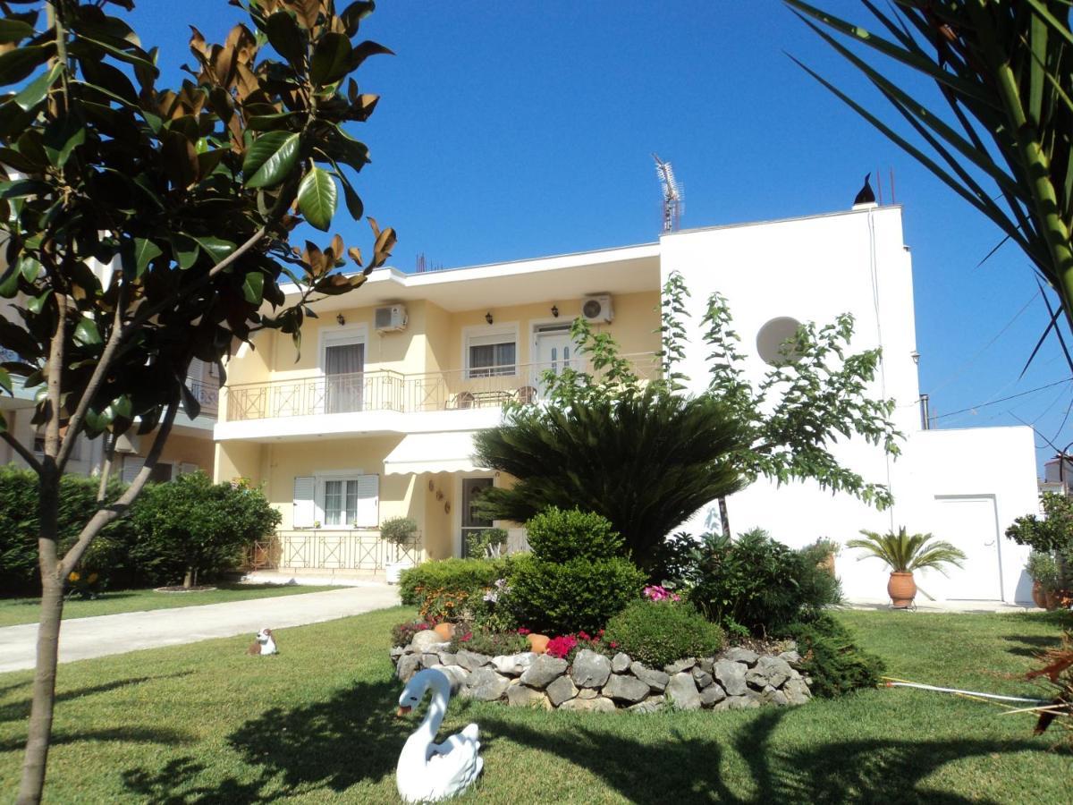 פלטאריה Alexandra' S Apartments מראה חיצוני תמונה