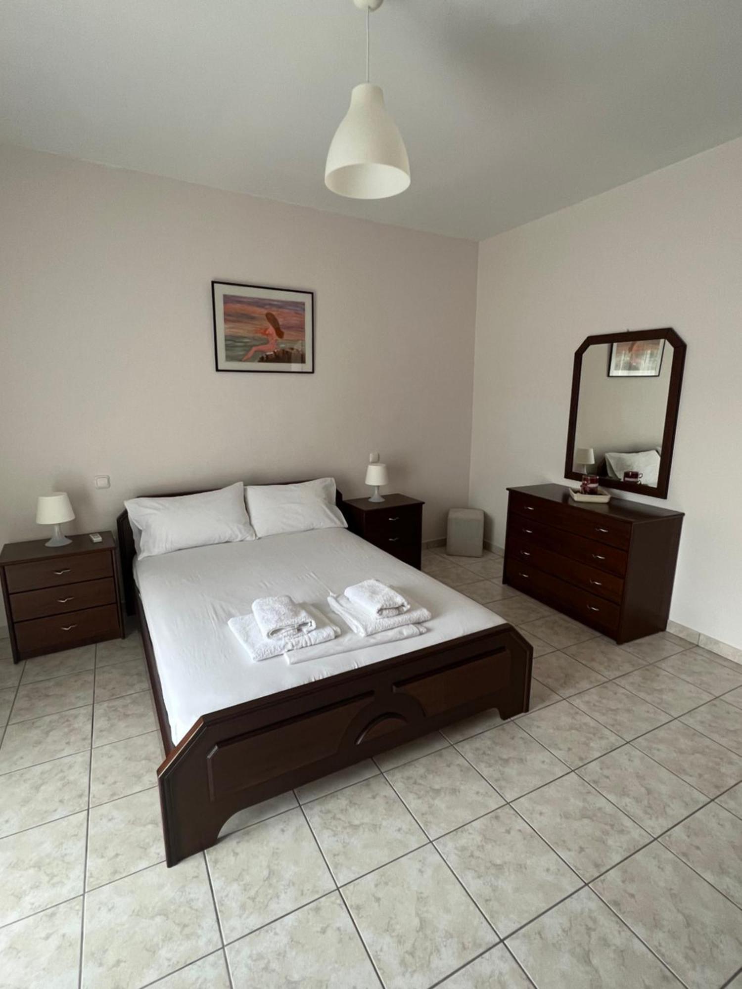 פלטאריה Alexandra' S Apartments מראה חיצוני תמונה