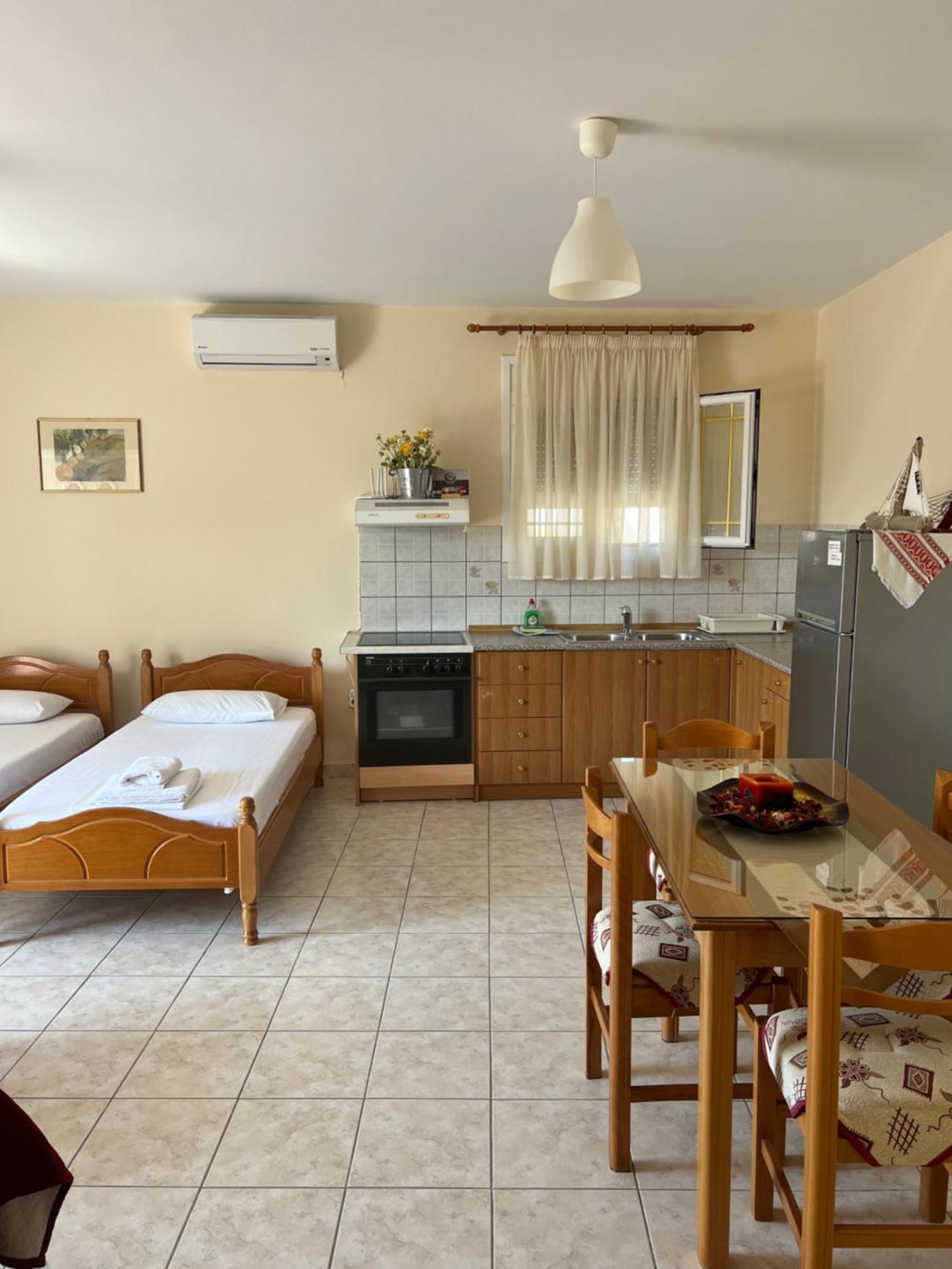 פלטאריה Alexandra' S Apartments מראה חיצוני תמונה